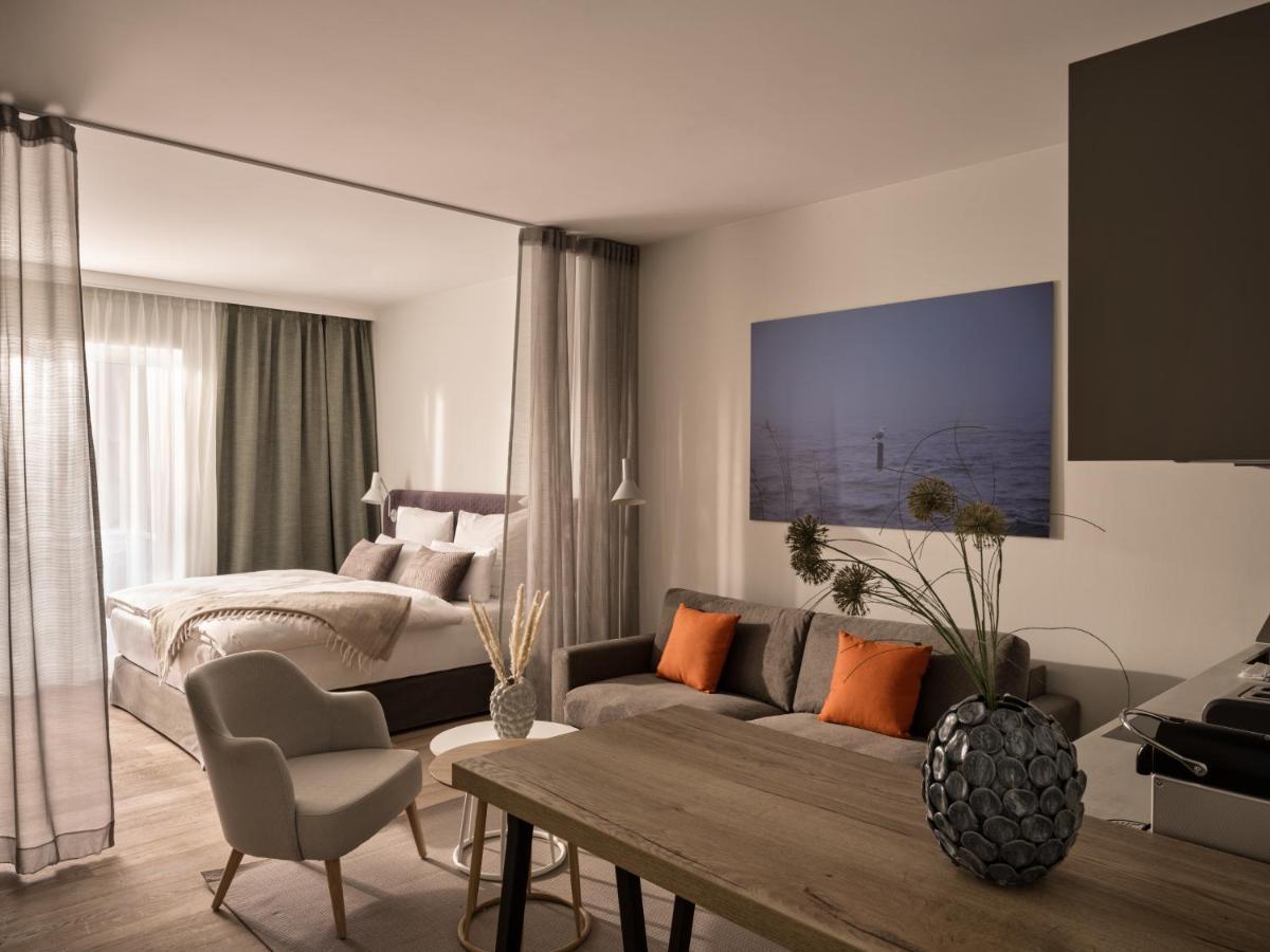 The Breeze Aparthotel Heringsdorf  Exterior photo A room at the Hotel