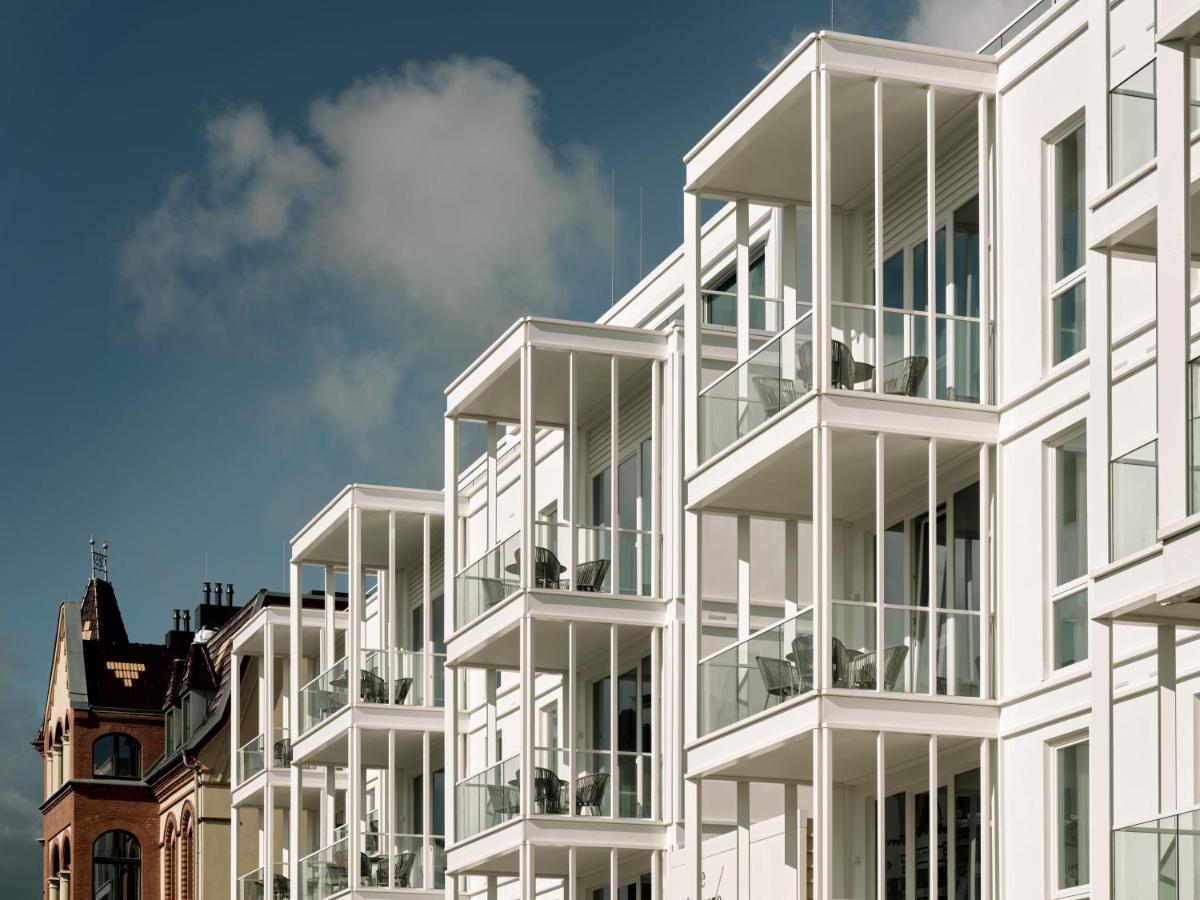 The Breeze Aparthotel Heringsdorf  Exterior photo The River Building, completed in 2007
