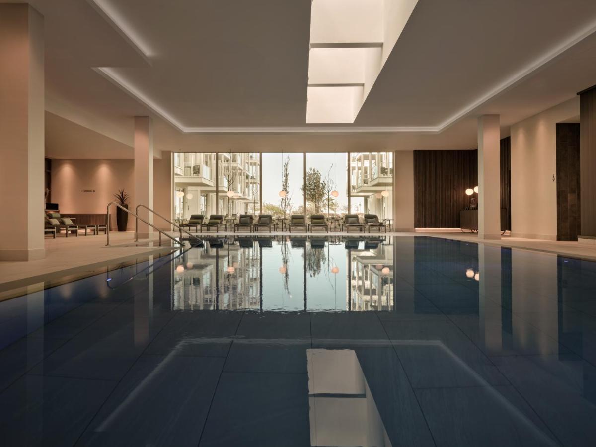 The Breeze Aparthotel Heringsdorf  Exterior photo The swimming pool at The Dorchester