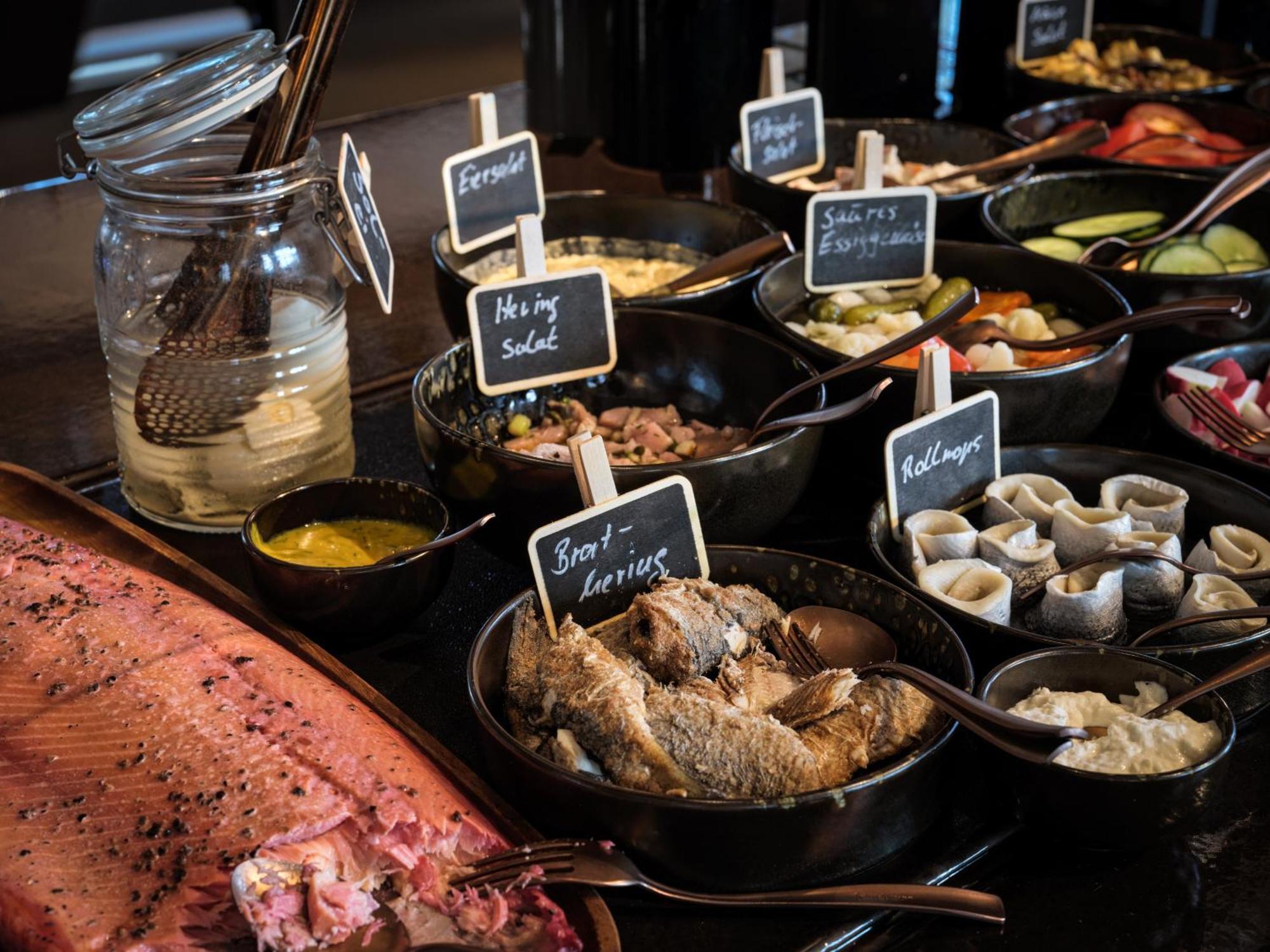 The Breeze Aparthotel Heringsdorf  Exterior photo A salad bar